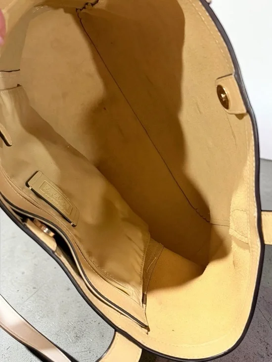 Coach Horse & Carriage Tote Chalk Vanilla C4063 - Picture 12 of 14